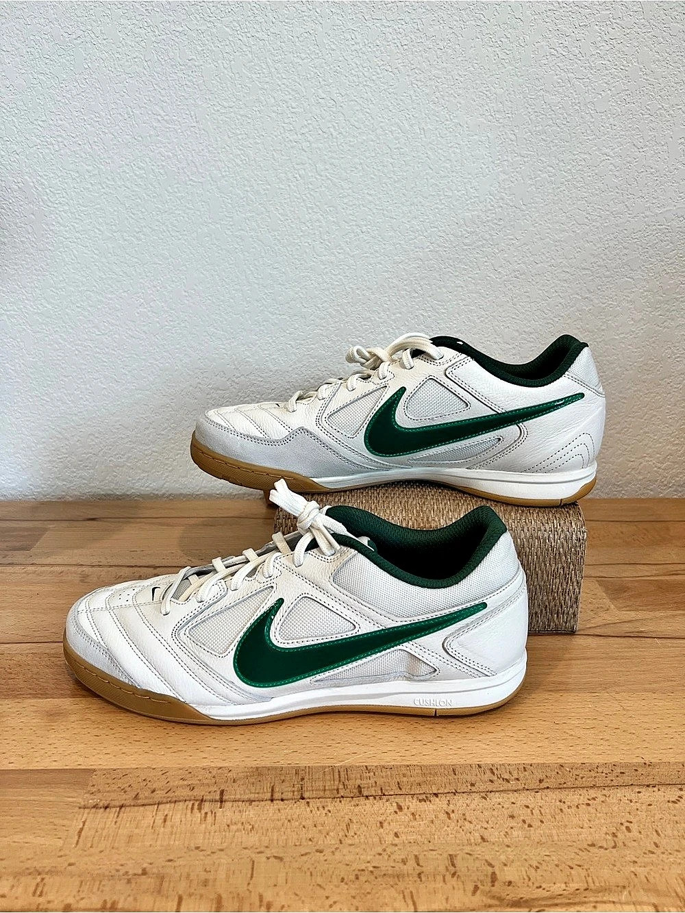 Nike Gato Stadium Green Strike White & Green Sneakers Sz 11.5